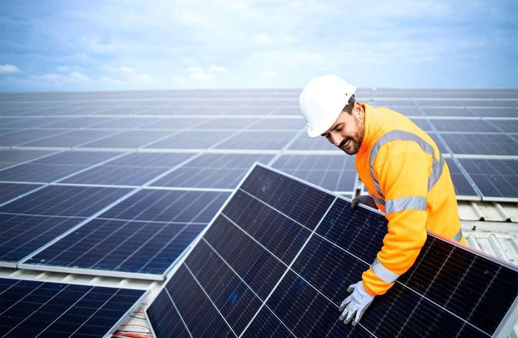 A-Step-by-Step-Guide-to-Solar-Panel-Installation-for-Homes