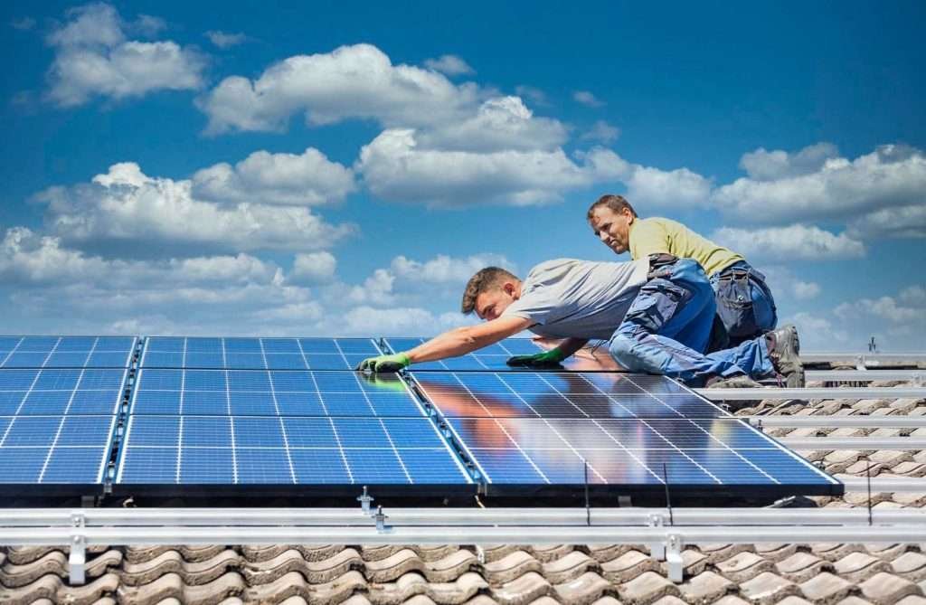 Factors-to-Consider-Before-Installing-Solar-Panels-on-Your-Roof