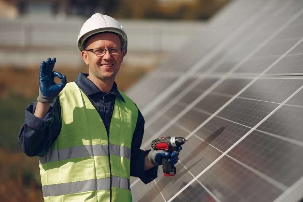 solar-installers-happy