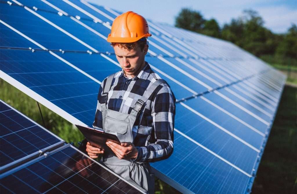 Solar-Panel-Cost-vs.-Long-Term-Savings-Is-It-Worth-the-Investment